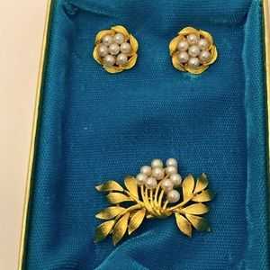 Vintage Faux Pearls & Gold Tone Earrings and Brooch
